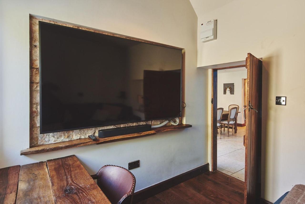 Large Stylish Luxury Cotswold Cottage - Ideal For Families, W/ Ev Charging Andoversford Экстерьер фото