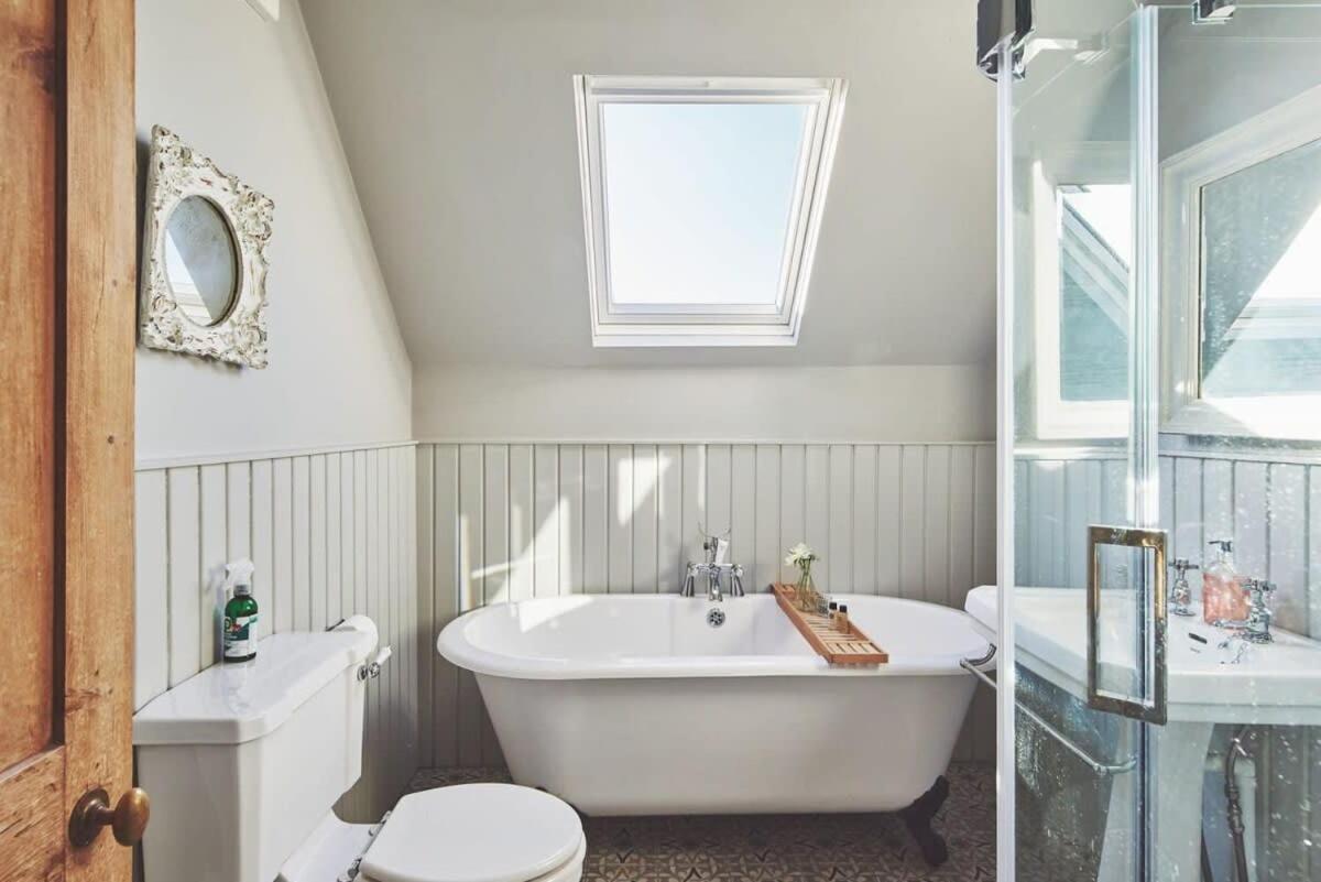Large Stylish Luxury Cotswold Cottage - Ideal For Families, W/ Ev Charging Andoversford Экстерьер фото